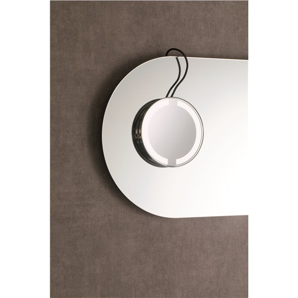 Magnetised magnifying mirror with LED lighting
