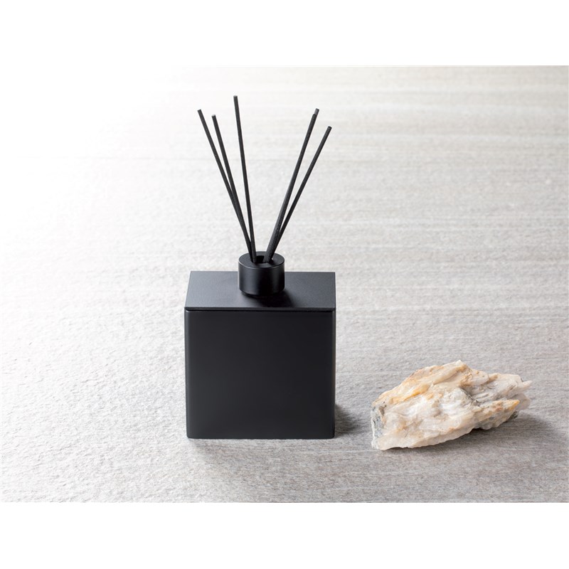 Perfume diffuser with wands